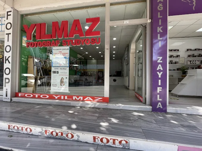 Foto Yılmaz Darıca stüdyo girişi